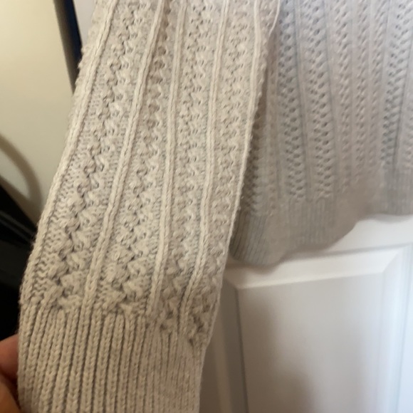 GAP - Picture 3 of 4